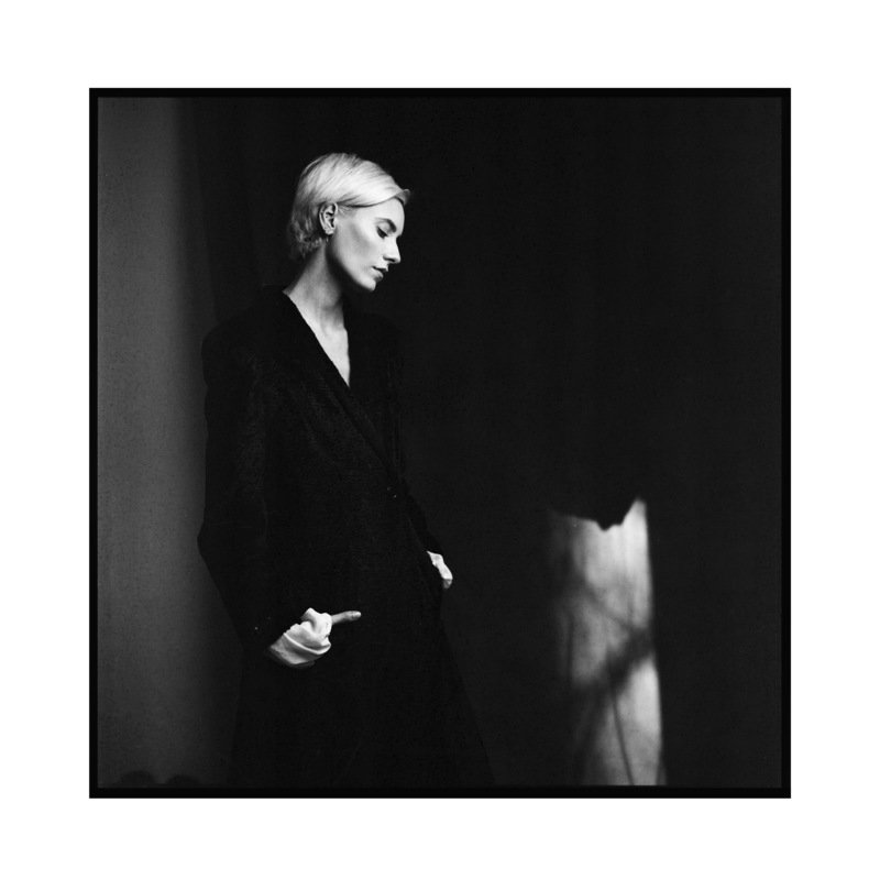 Monochrome фото превью