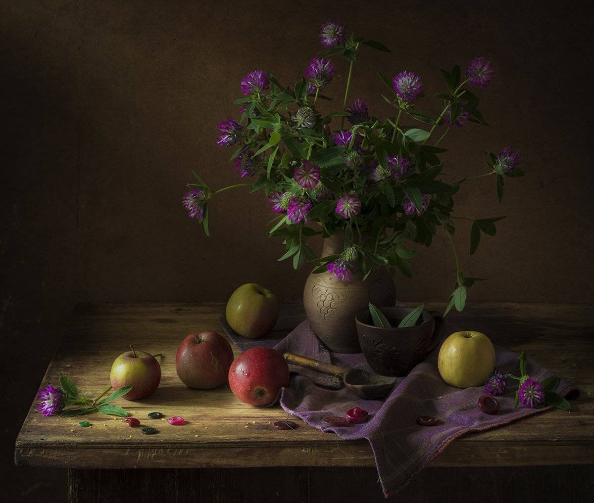 натюрморт,яблоки,клевер, Елена Рубинская