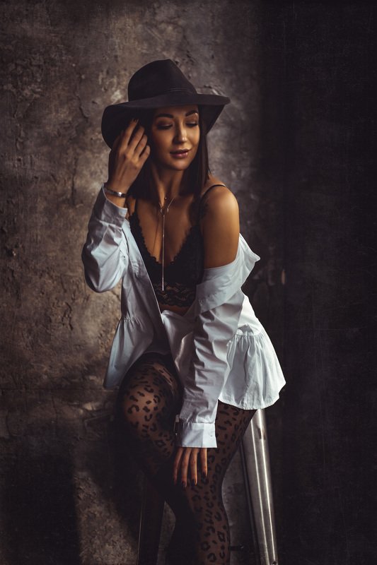 портрет, шляпа, лучи, свет, улыбка Почти голливудская история фото превью