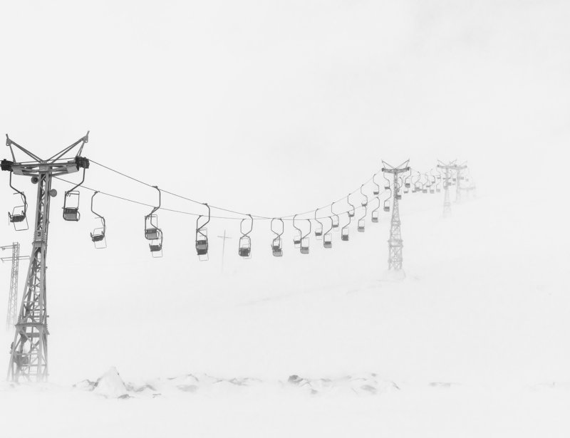 снег, гора, подъемник, метель, горнолыжный подъемник, чегет, эльбрус, зима, холод, белый, черный, snow, winter, ski lift, elbrus Бесконечность фото превью