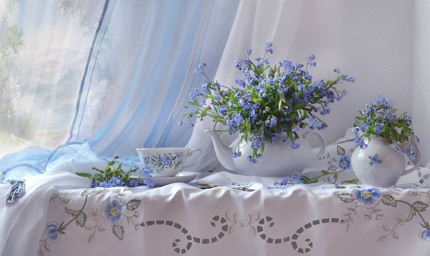 still life, натюрморт, чай, чайник, кувшинчик, весна на пороге, цветы, фото натюрморт, фарфор, февраль, незабудки, зима,, Колова Валентина