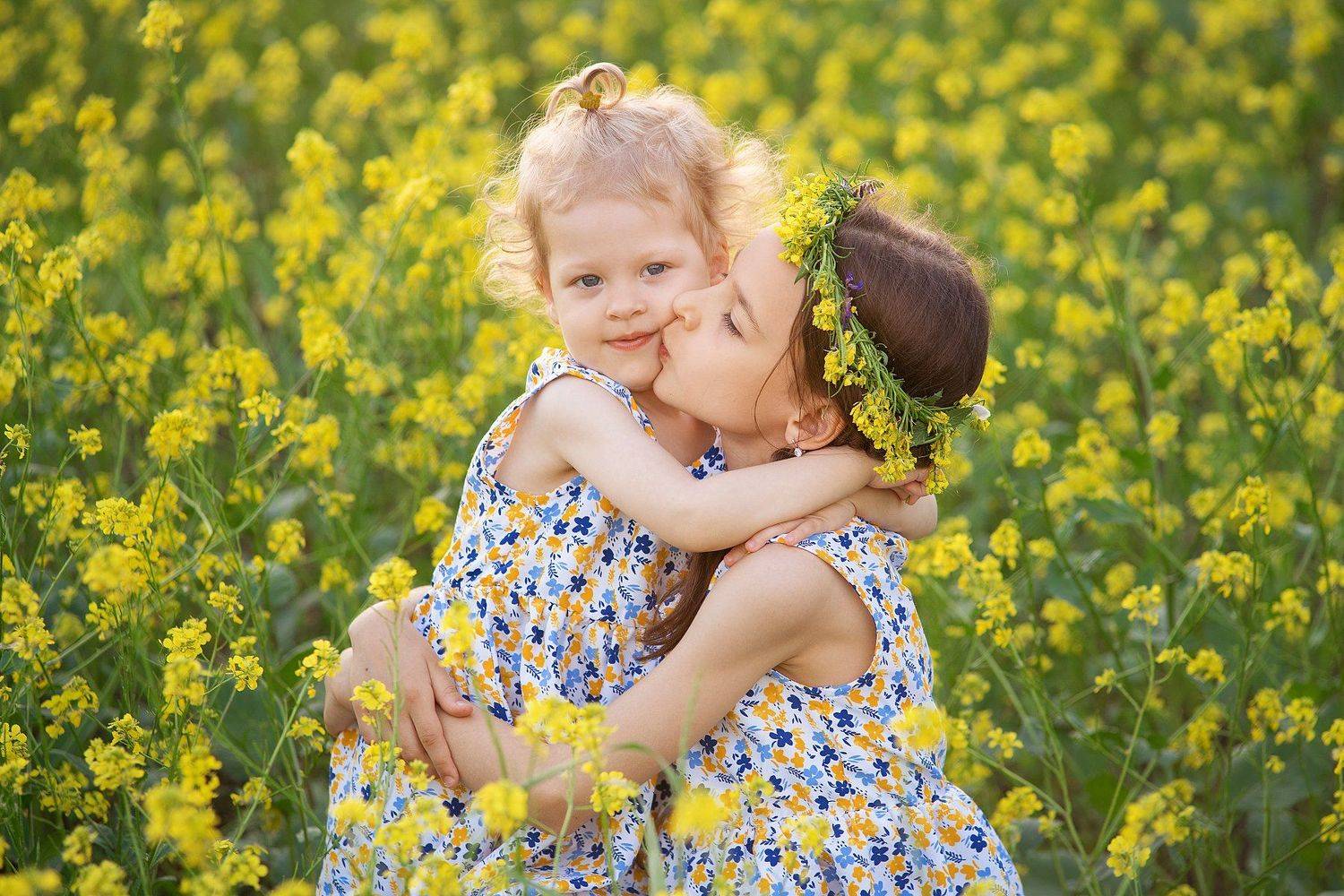 сёстры девочки сурепка цветы, Ольга Алехина