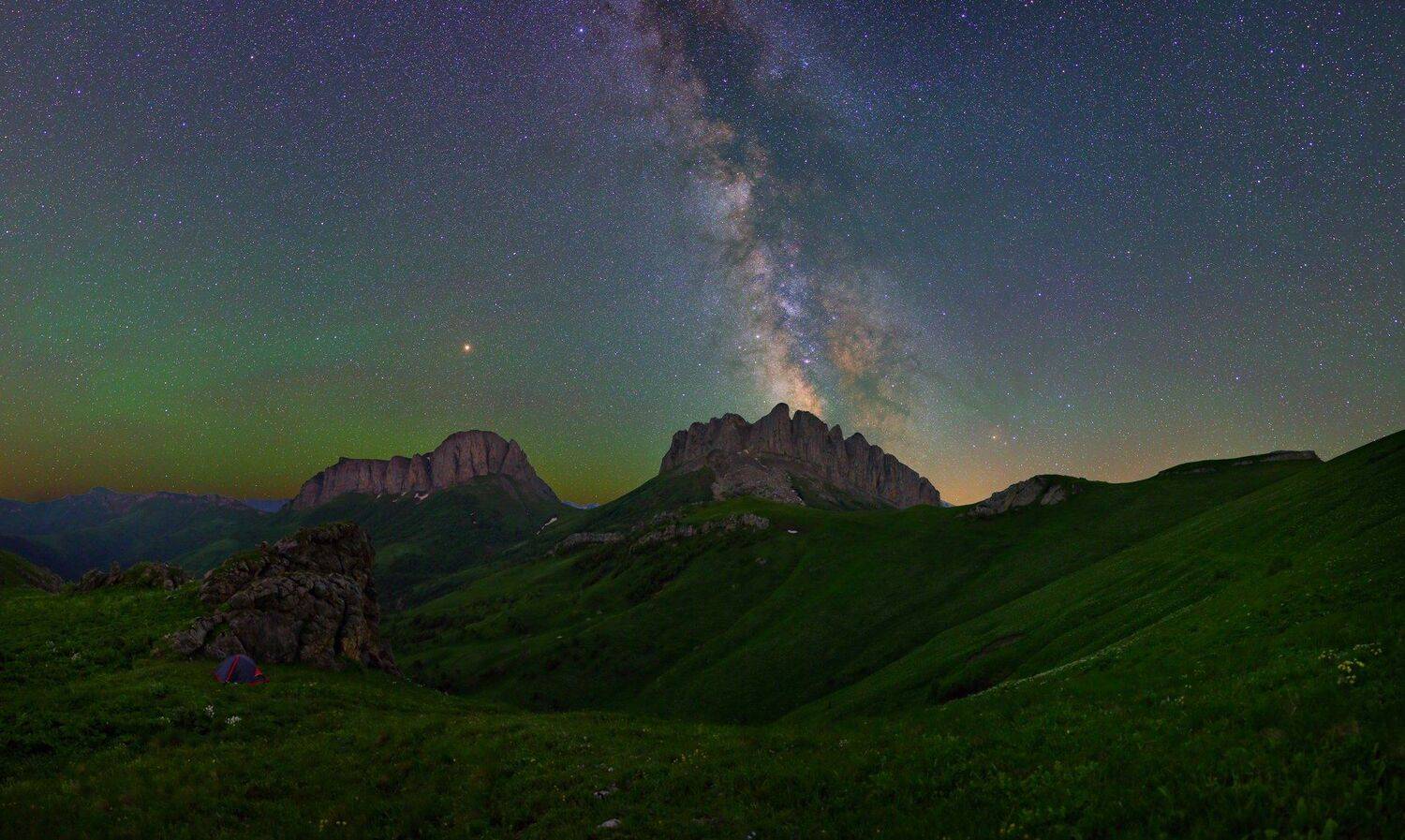 ночь большой тхач ночной пейзаж астрофотография звезды созвездия млечный путь ачешбоки, Михаил Рева