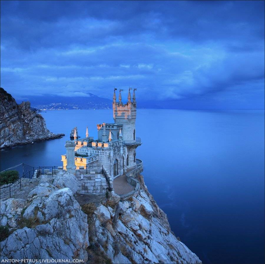 крым, осень, ласточкино гнездо, море,горы, ночь, Антон Петрусь