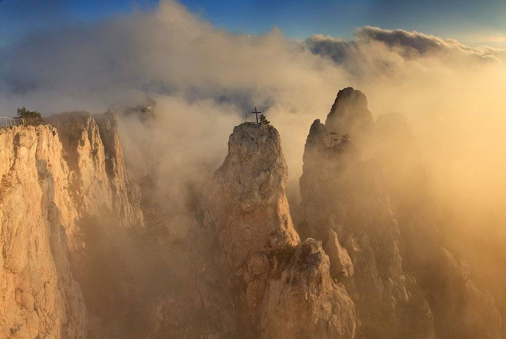 ай-петри, крым, горы, туман, солнце, рассвет, Антон Петрусь