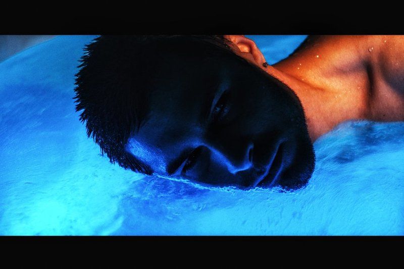 into the blue фото превью