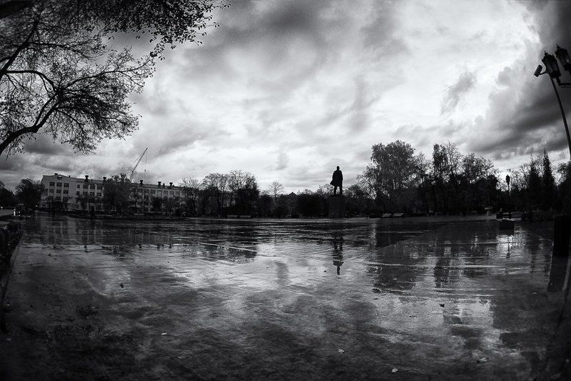 город, чб, осень До следующей осени... фото превью