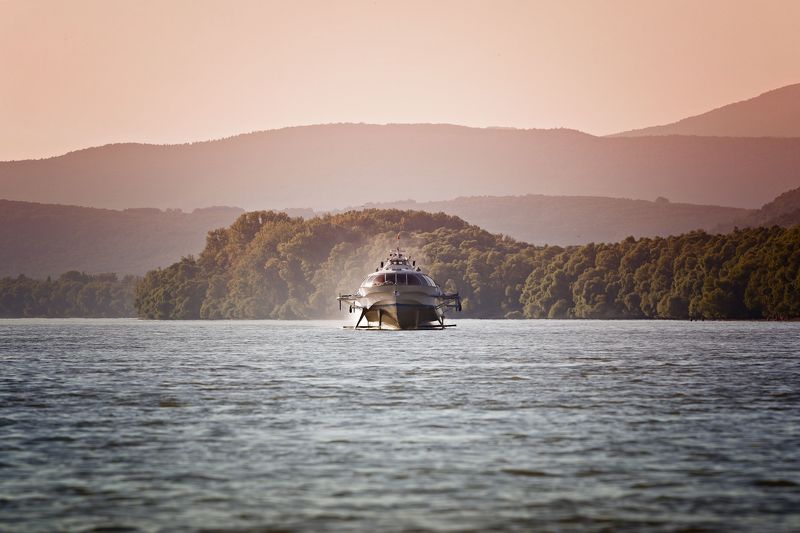 Hydrofoil on the Danube фото превью