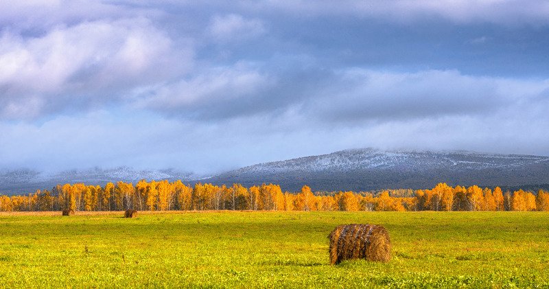 Урал, Большой Кукшик, поля, сено, осень, снег, притесы, Ай, Челябинская область Осень на Урале фото превью