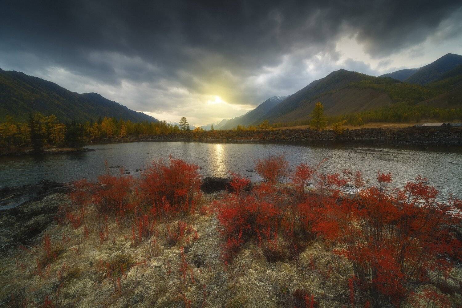 россия, бурятия, сибирь, окинский район, ока, природа, пейзаж, осень, долина, река, лава, тайга, закат, отражение, заход солнца, Оборотов Алексей