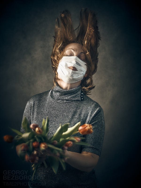 женщина, 8 марта, маска, цветы, радость, губы, портрет, тюльпаны, праздник Женщина - всегда женщина фото превью