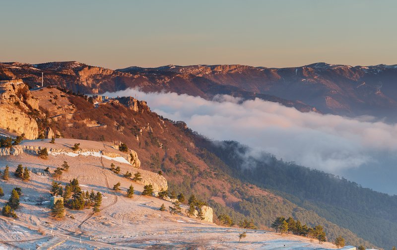 крым, рассвет, зима, облака, горы, ай-петри. Рассвет на плато Ай-Петри. Крым. фото превью