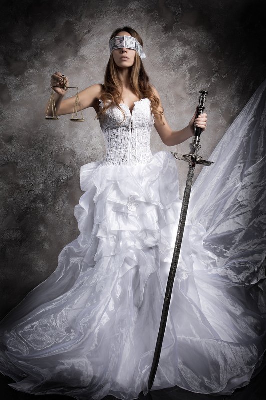 Продажное правосудие фото превью