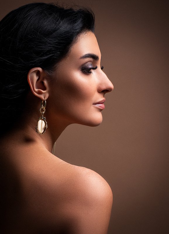 женский портрет, шикарная, красотка. девушка, фэшн, pretty woman, fashion, adult, lips, portrait, girl, attractive, pretty, model, hair, beautiful, natural, female, smile, beauty, studio, lady, elegance, glamour, curly, elegant,  фото превью
