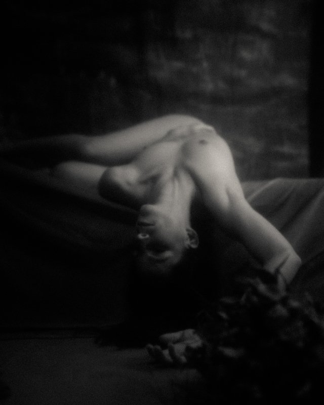nude, naked, erotic, girl, femme, female, model, boobs, sensual, sexy, firm, bw, dramatic, retro, vintage, mood, moody, room, pretty, portrait She... фото превью