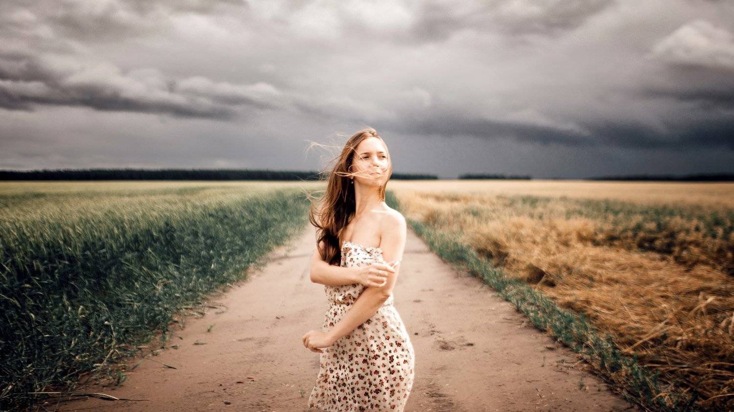 девушка, комната, черный, белый,  печаль ,красота ,грудь, красный,, Денис Лыткин