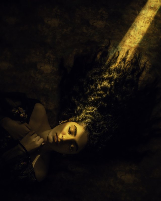 #portrait#PORTRAITS# photoshoot play with light фото превью