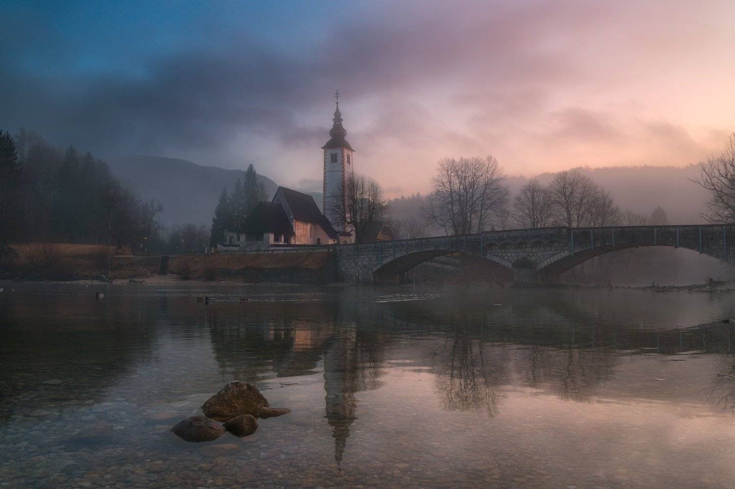 утро, рассвет, туман отражения, церковь, словения, мост, Cтанислав Малых