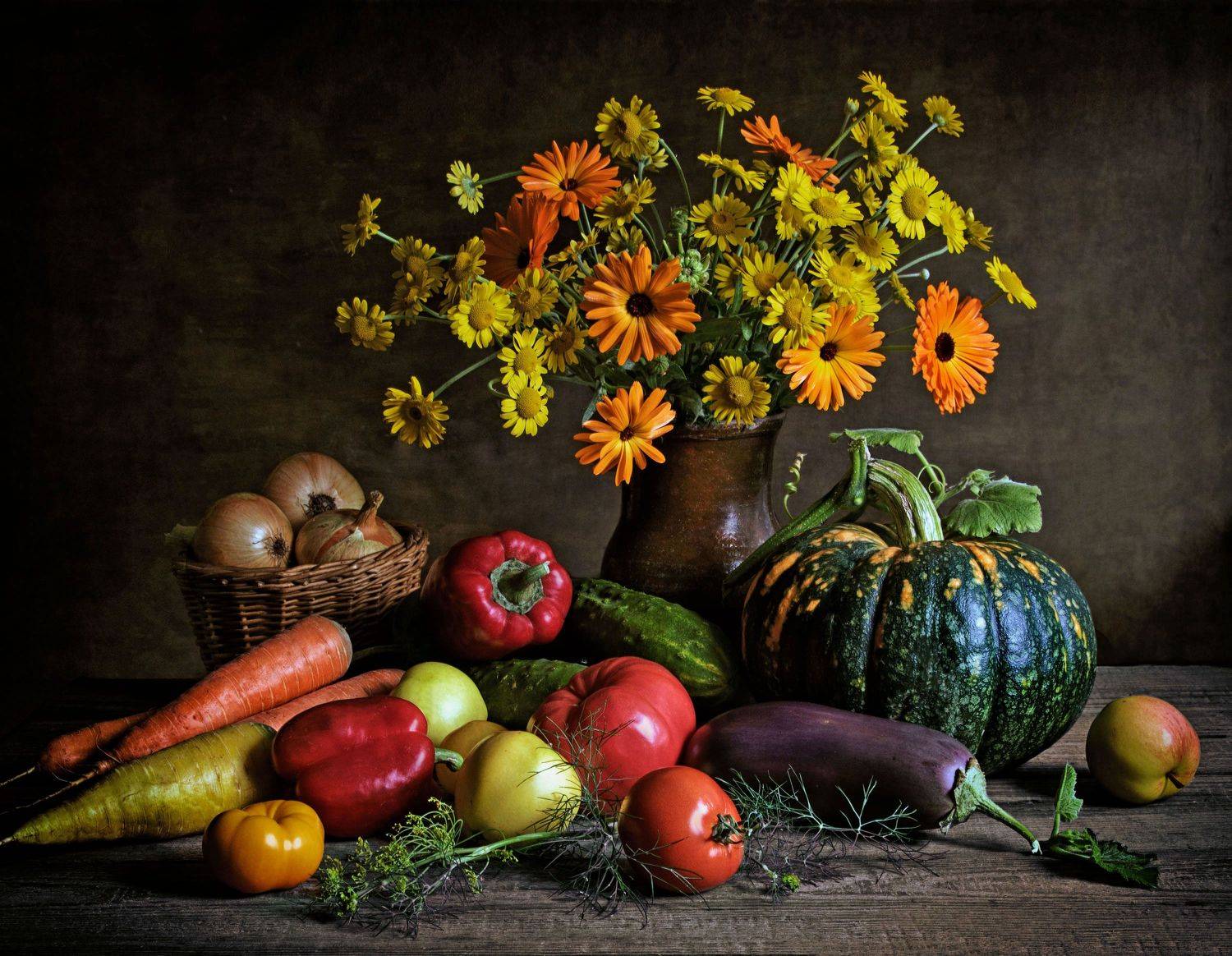 натюрморт, цветы, корзинка, овощи, кринка, букет, тыква, морковь, яблоки, петрушка, укроп, томаты, огурцы, лук, чеснок, баклажан, перец, кринка,, Вера Лопатина