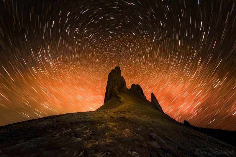 природа,пейзаж,ночь,звезды,треки,рассвет,казахстан,фототур,бозжира Золотая гора фото превью