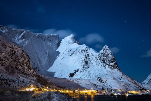 Night time over Reine