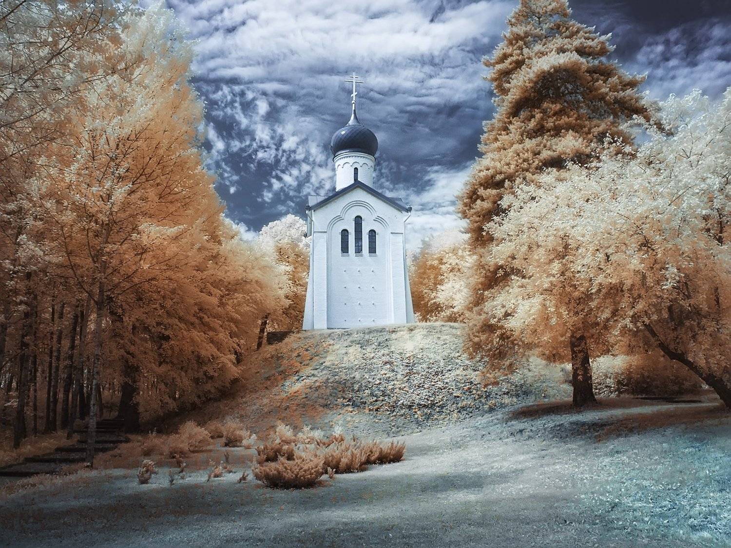 инфракрасная фотография, лето, парк, часовня,  Гобова Наталья