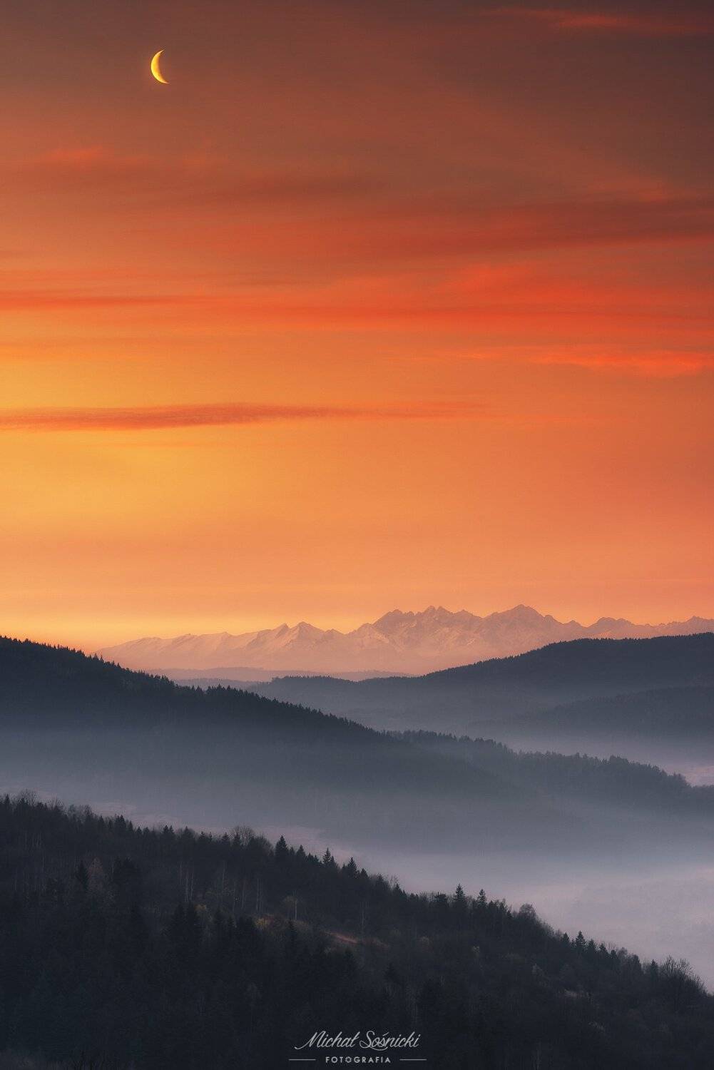 #moon #mountains #sunrise #landsacpe #color #pentax, Michał Sośnicki