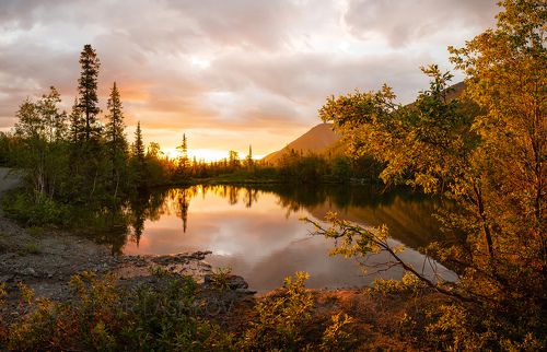 Рассвет на озере
