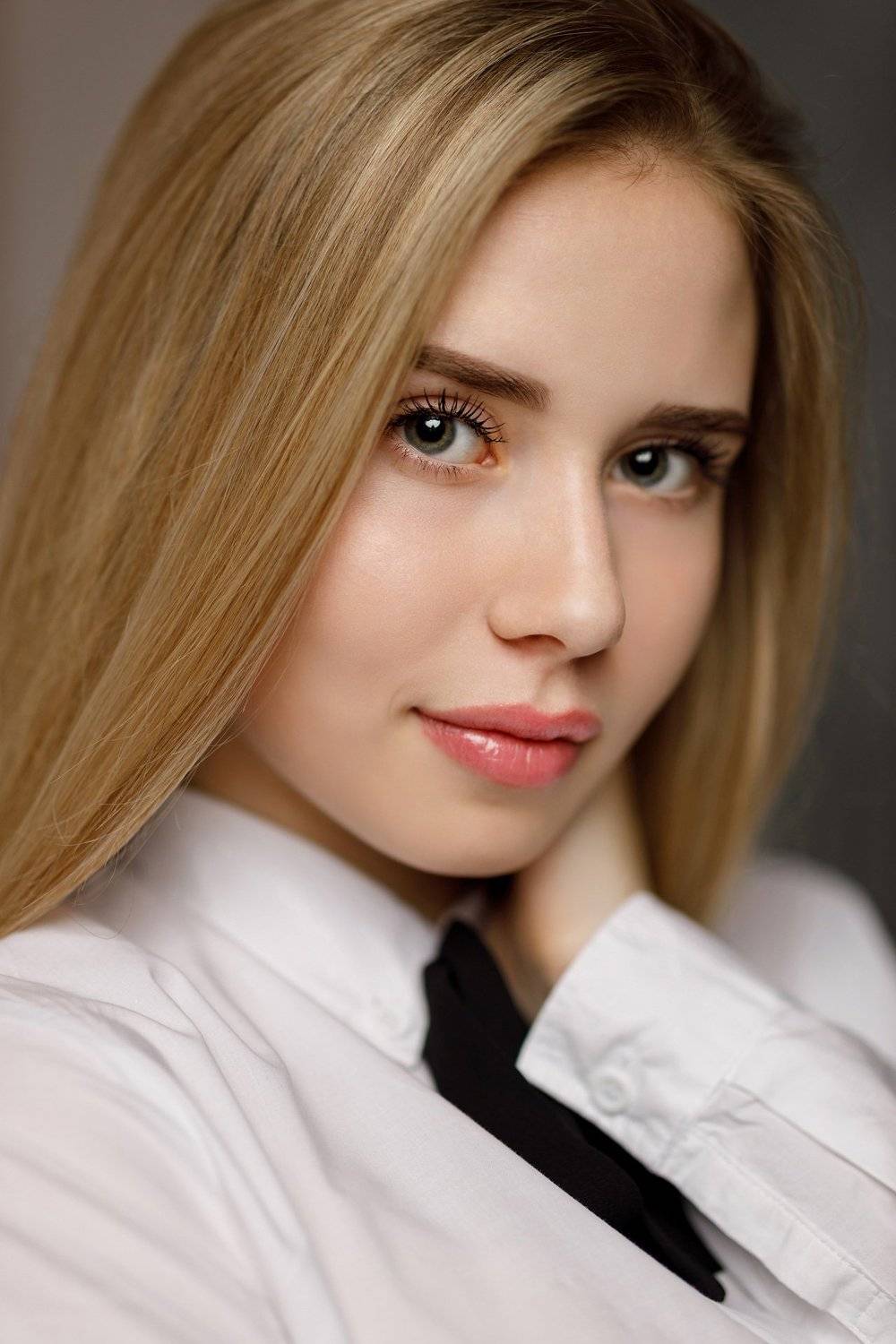 девушка взгляд портрет студия, Ксения Сергеева
