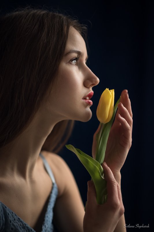 spring, portrait, tulip, fragile, natural beauty, studio portrait Fragile spring with Natasha фото превью