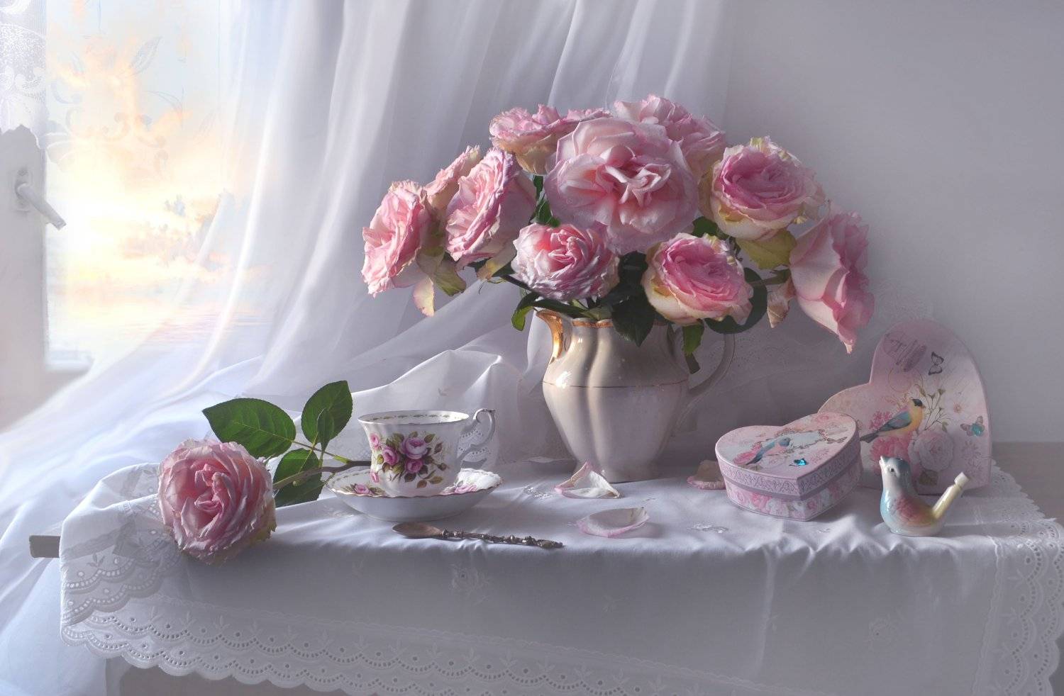still lif,  натюрморт,  фото натюрморт,цветы , настроение, весна, март, закат, розы, фарфор,, Колова Валентина