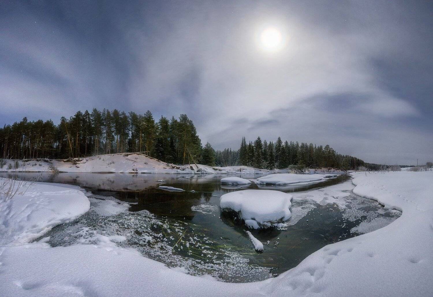 , Устюжанин Михаил