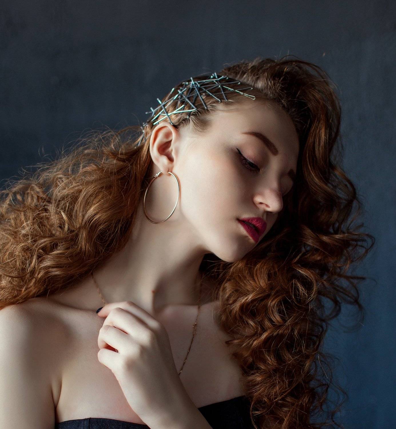 portrait, girl, red, dress, skirt, bright, model, background, bright background, red background, hairstyle, curls, Afro, color, modelshoot, shoot,  , Фомина Екатерина