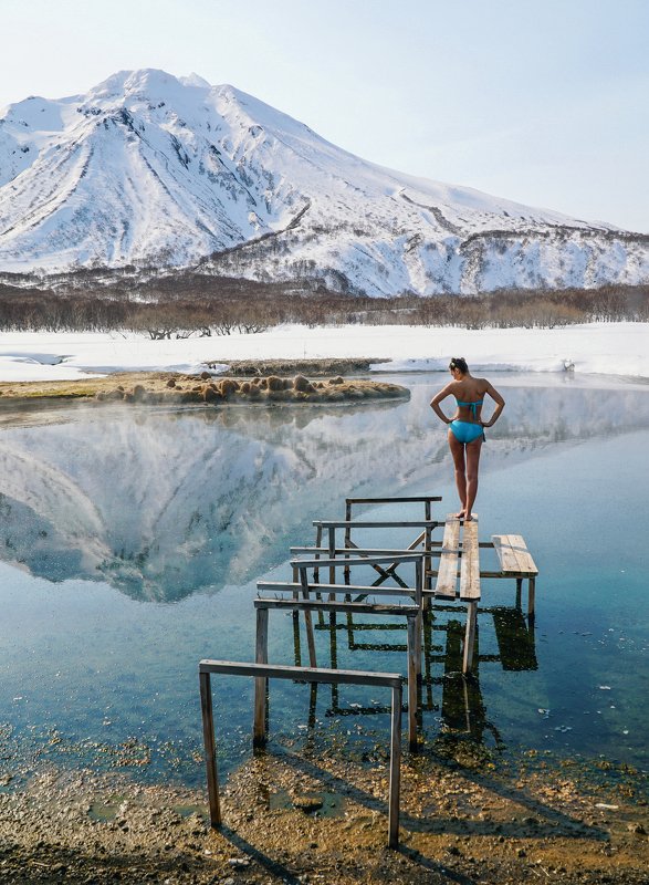 камчатка, источники, горячие, вулканы, весна, вода, термальные, девушка Горячие источники на Камчатке фото превью
