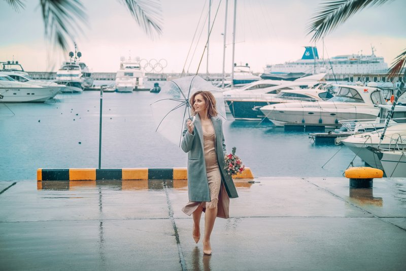 Девушка дождь море зонт яхты  Таня и дождь фото превью