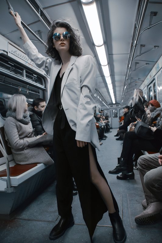Стиль, мода, метро, люди, портрет, транспорт, вагон, девушка, спб  фото превью