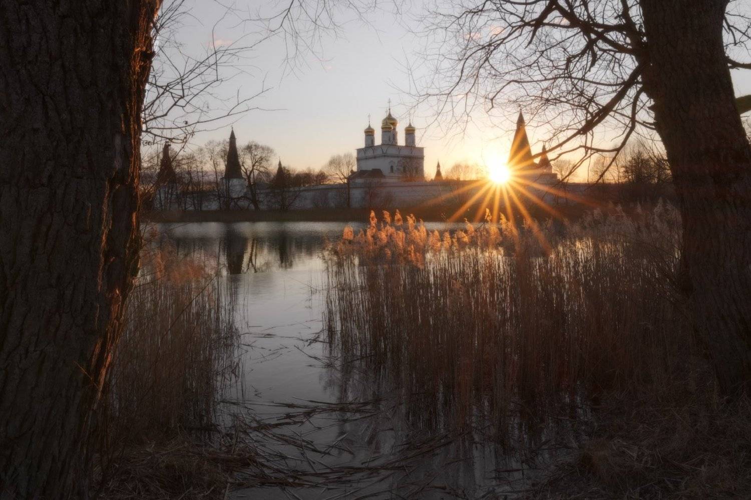 солнце, облака, деревья, озеро, разлив, ветер, небо, лучисолнца, Евгений Цап
