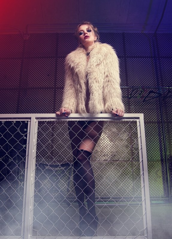 MODELS NEVER CAN\'T RESIST фото превью