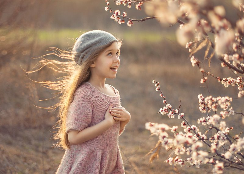 детская фотография Ветер весны фото превью