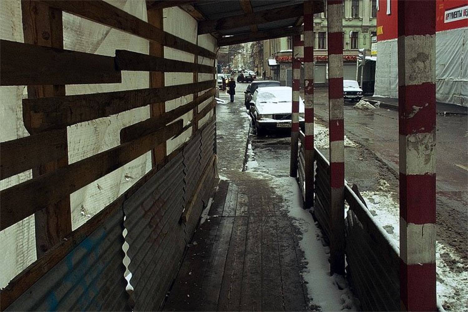 2006, цифра, цвет, город, авто, ремонт, стройка, зима, снег, красный, red, moscow, city, car, stripes, полосочки, winter, snow, Todublin