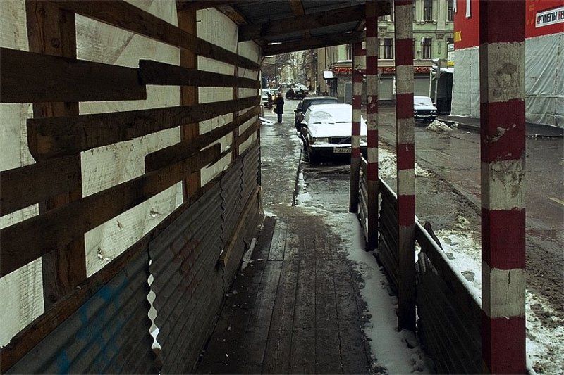 2006, цифра, цвет, город, авто, ремонт, стройка, зима, снег, красный, red, moscow, city, car, stripes, полосочки, winter, snow Дартс фото превью