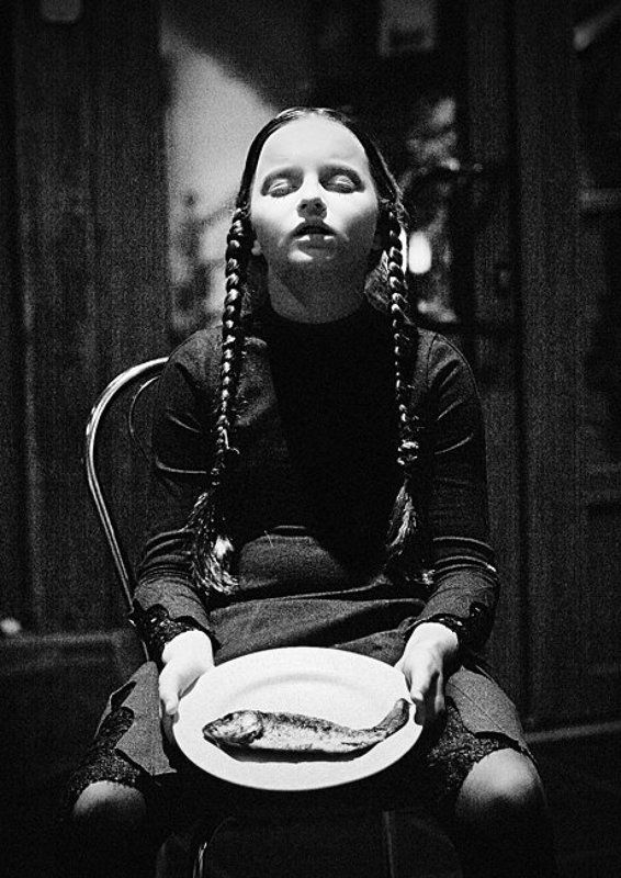 Девочка и Рыба фото превью