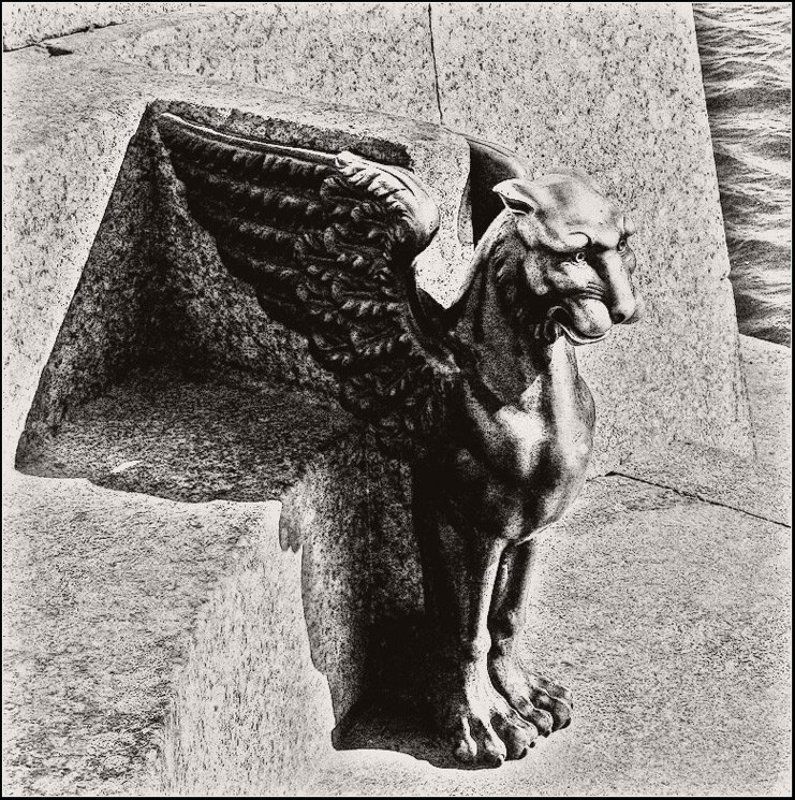 у академии художеств Страж Питера фото превью