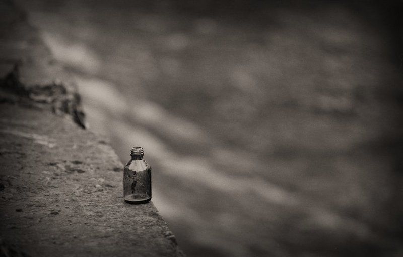 на краю фото превью