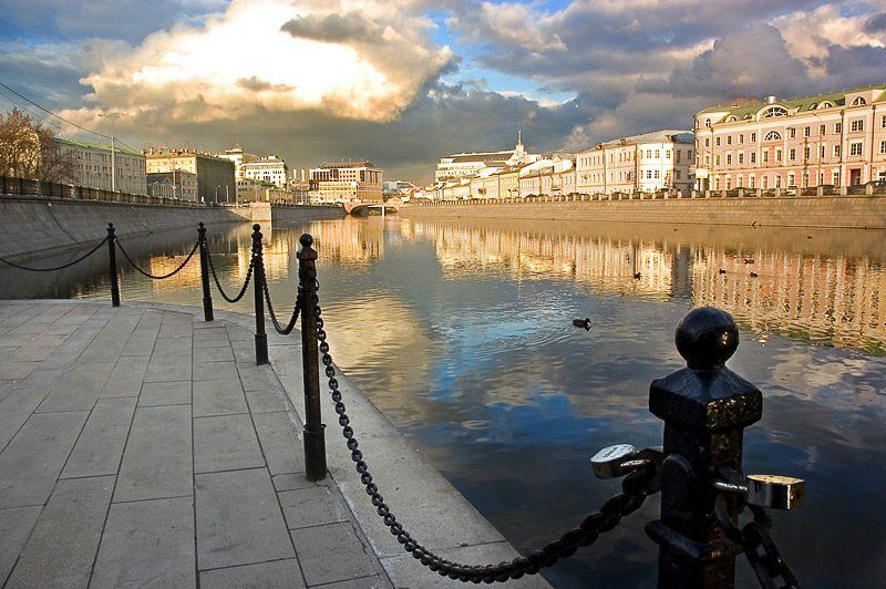 Болотная набережная фото превью