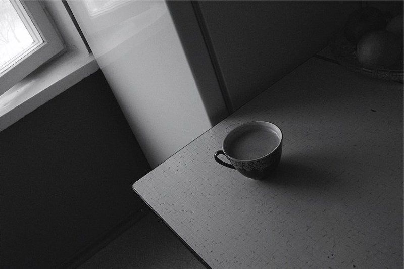 2005, цифра, чб, кофе, чашка, окно, свет, тень, bw, cup, coffee, table, kitchen, window, triangle кофе с пенкой фото превью