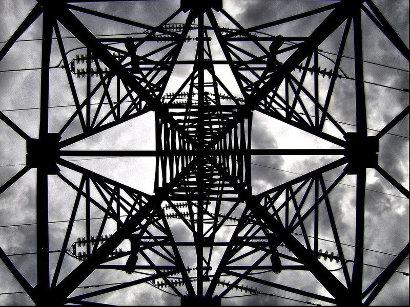 Под напряжением фото превью