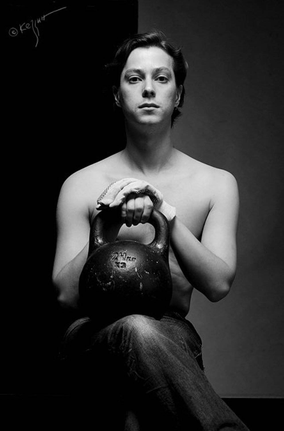 сам по себе сидит, Andrey Kezzyn