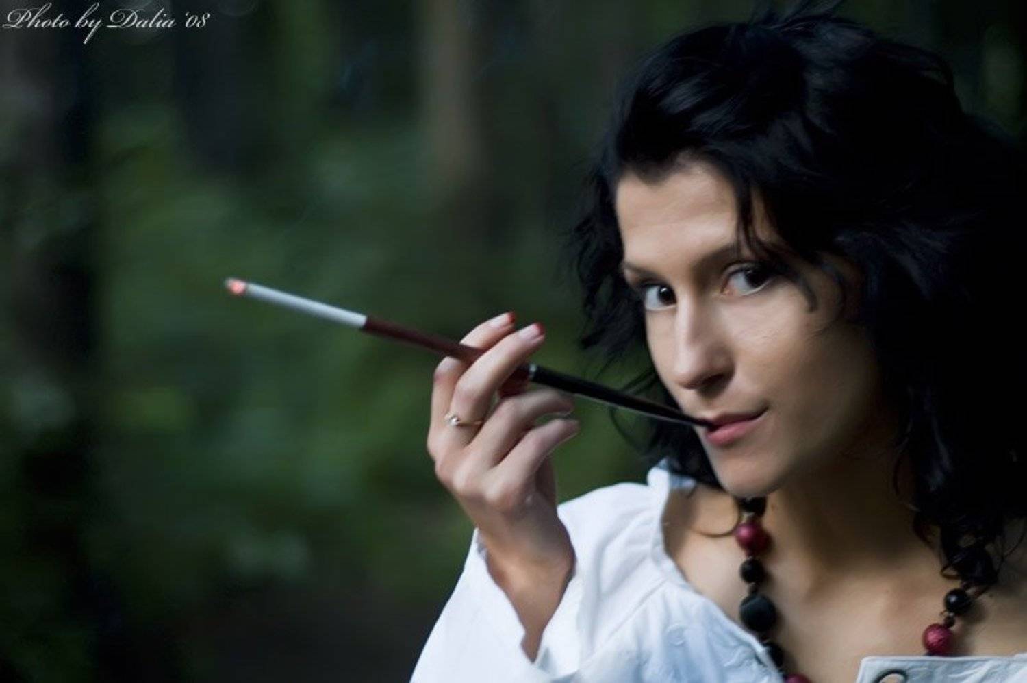 девушкa, сигaретa, мундштук, Dalia