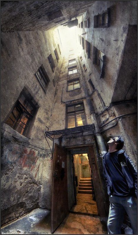 санкт-петербург, питер, колодец, вверх, город Up to light !! фото превью